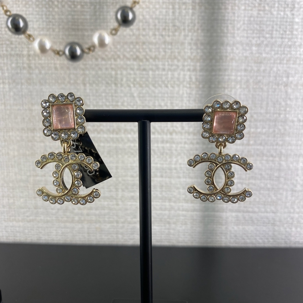 Chanel Metal, Glass Pearls, Glass & Strass Gold, Pink & Crystal